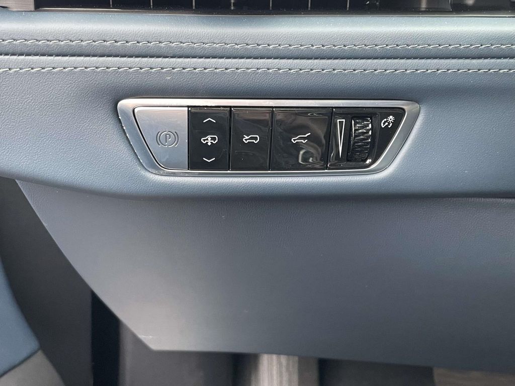 2025 Cadillac Escalade IQ Luxury 2 - Photo 24