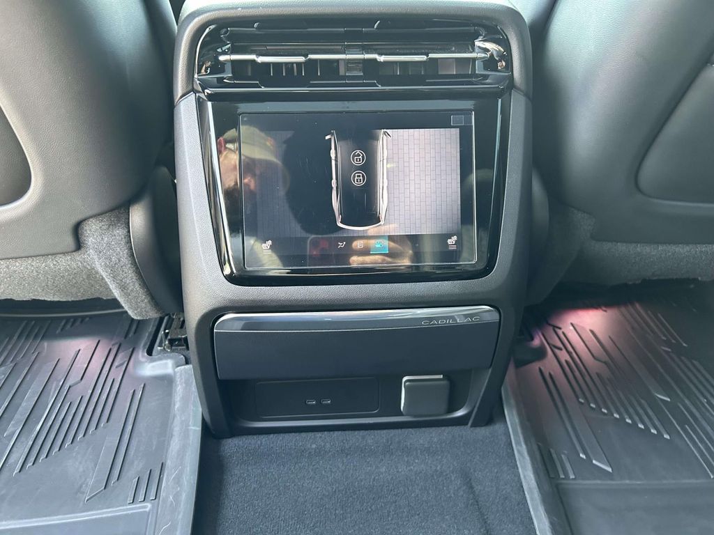 2025 Cadillac Escalade IQ Sport 1 - Photo 14
