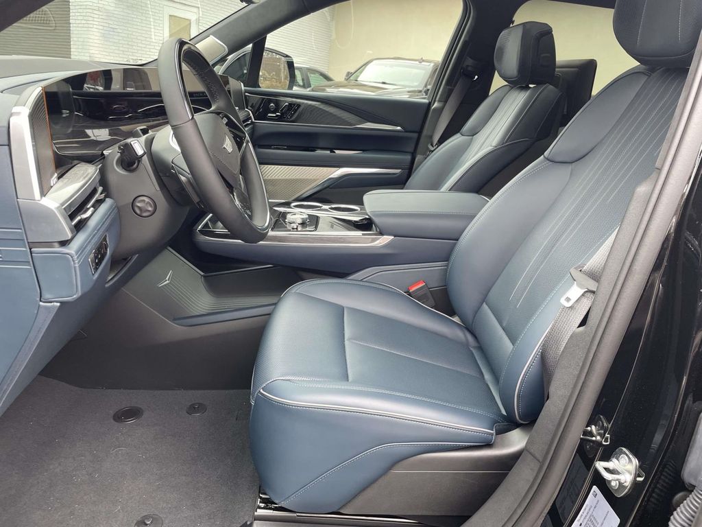 2025 Cadillac Escalade IQ Luxury 2 - Photo 23