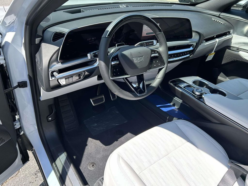 2027 Cadillac LYRIQ Sport - Photo 18
