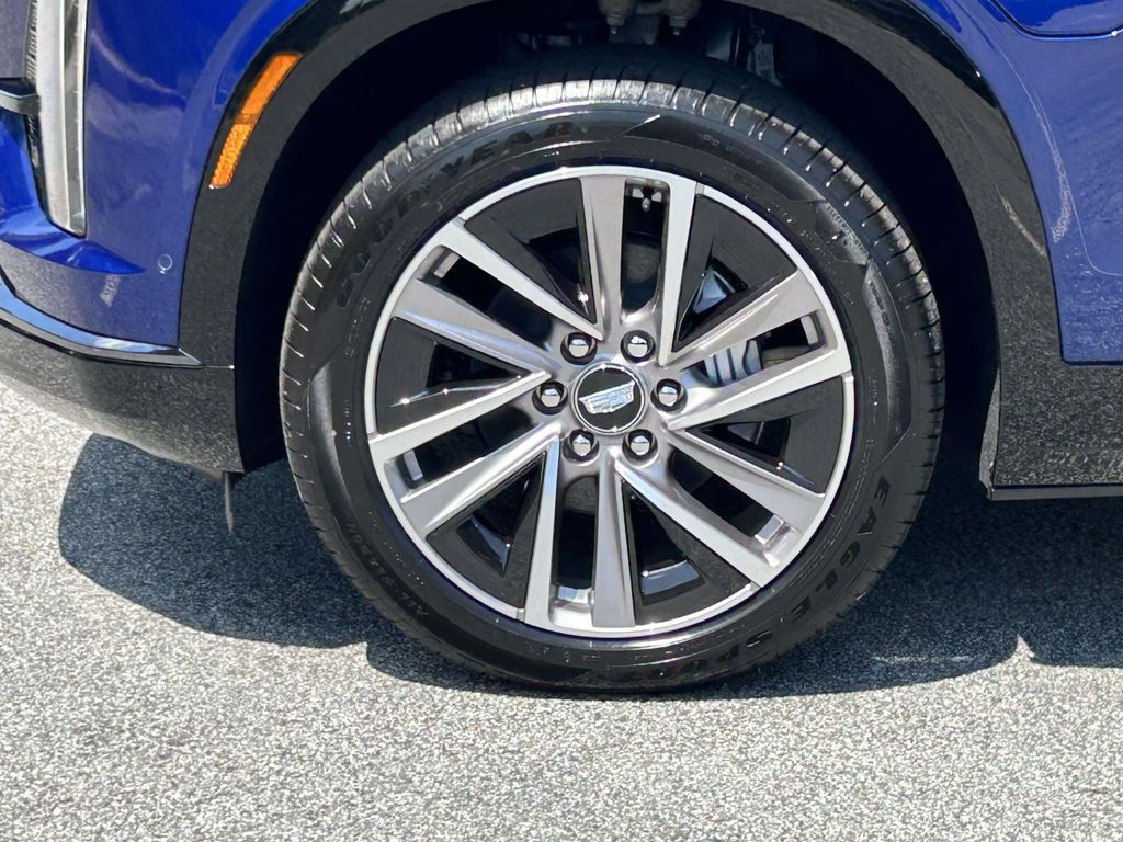 2027 Cadillac VISTIQ Sport - Photo 9