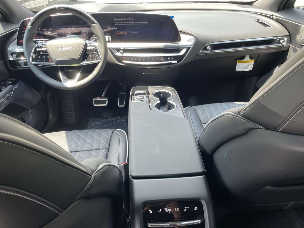 2026 Cadillac LYRIQ V Premium - Photo 15