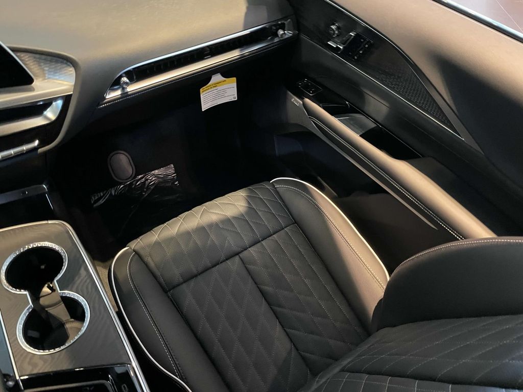 2026 Cadillac LYRIQ V Premium - Photo 15
