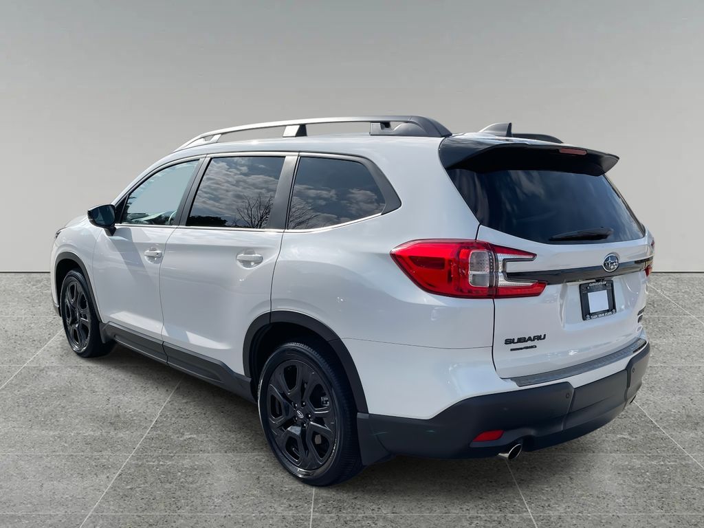 2025 Subaru Ascent Onyx Edition Touring photo 2