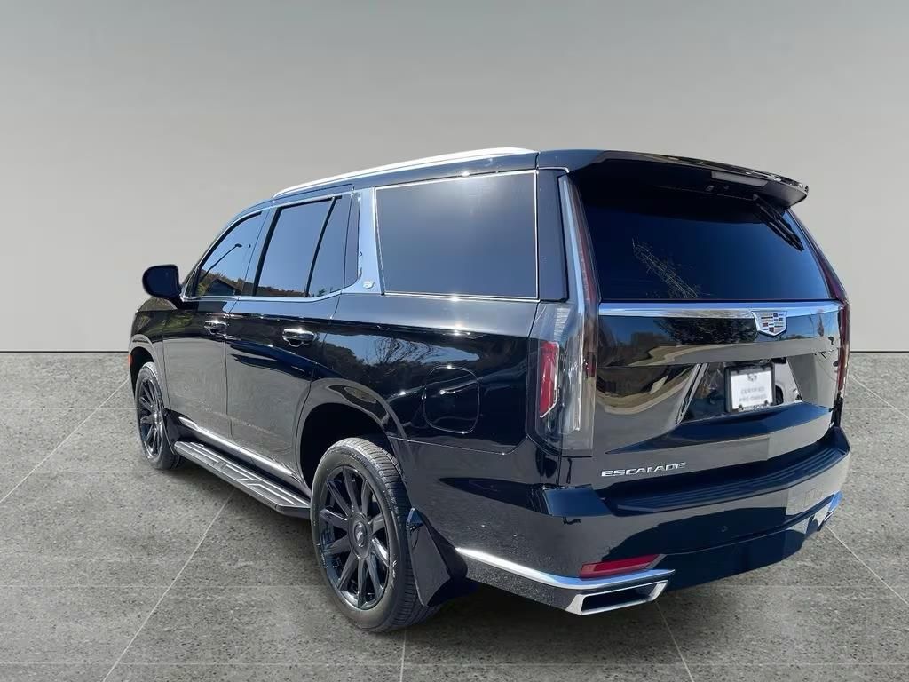 2023 Cadillac Escalade Premium Luxury photo 3