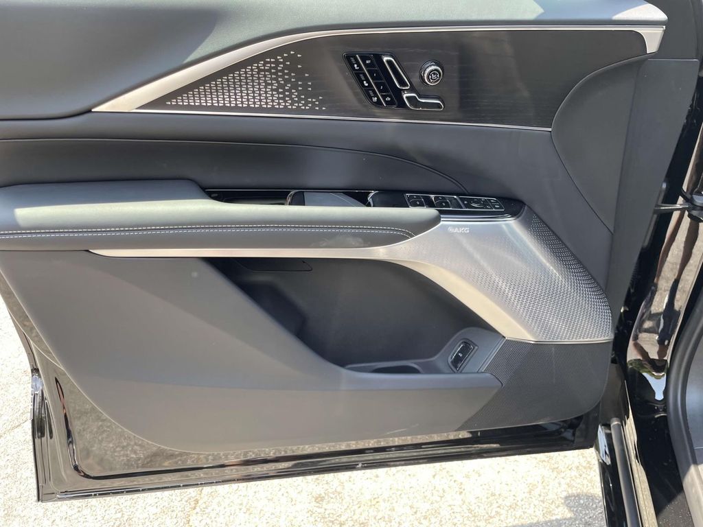 2026 Cadillac LYRIQ V Premium - Photo 16