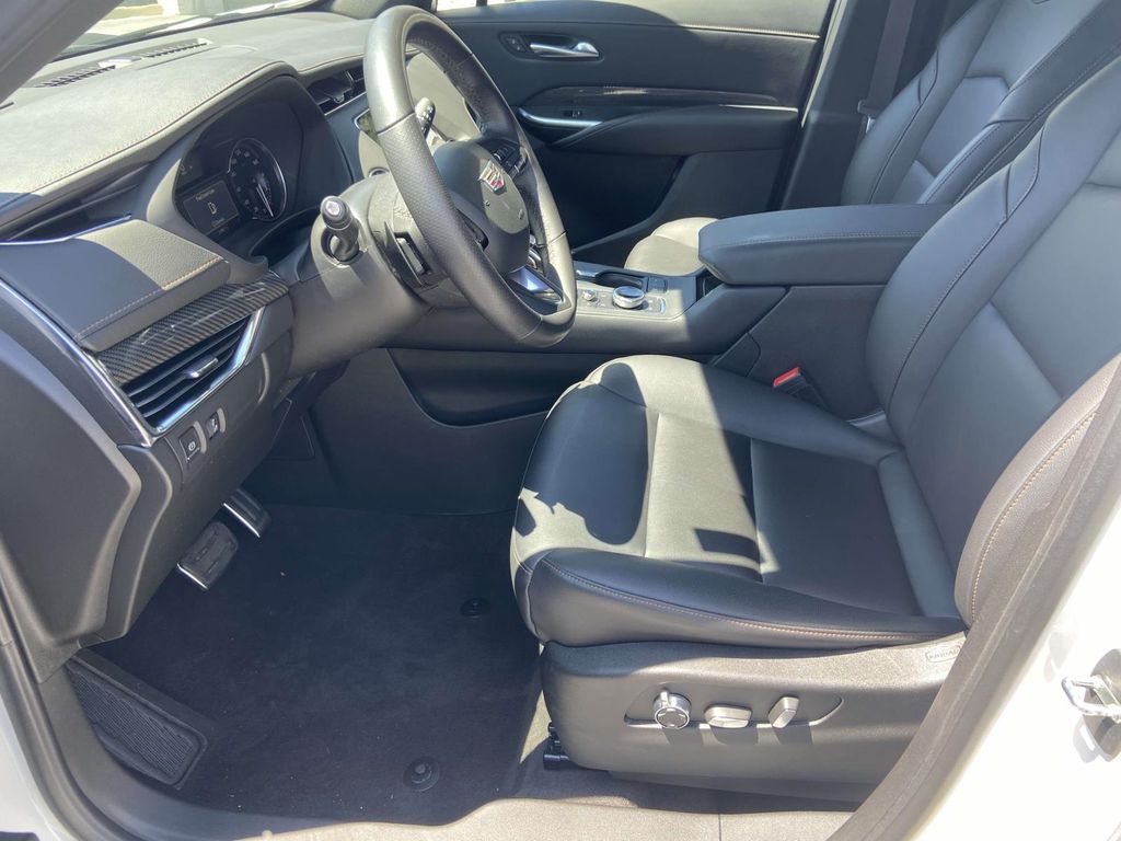 2023 Cadillac XT4 Sport - Photo 19