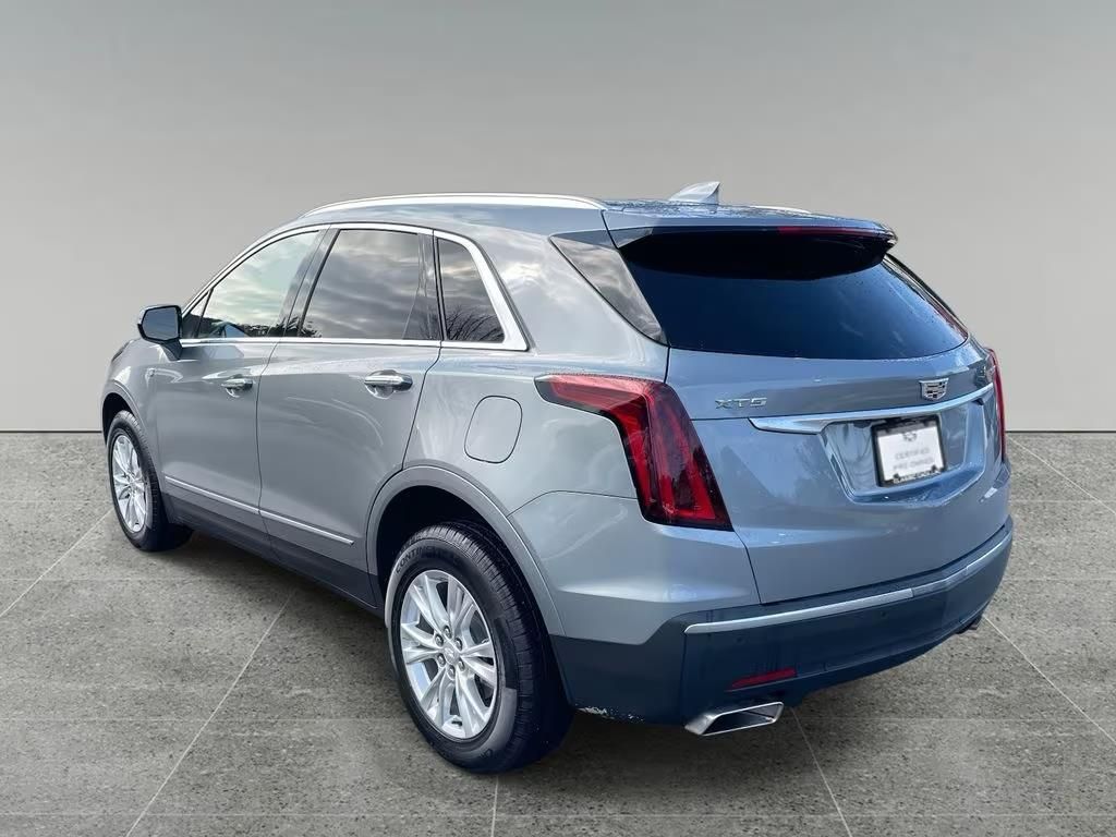 2023 Cadillac XT5 Luxury photo 3