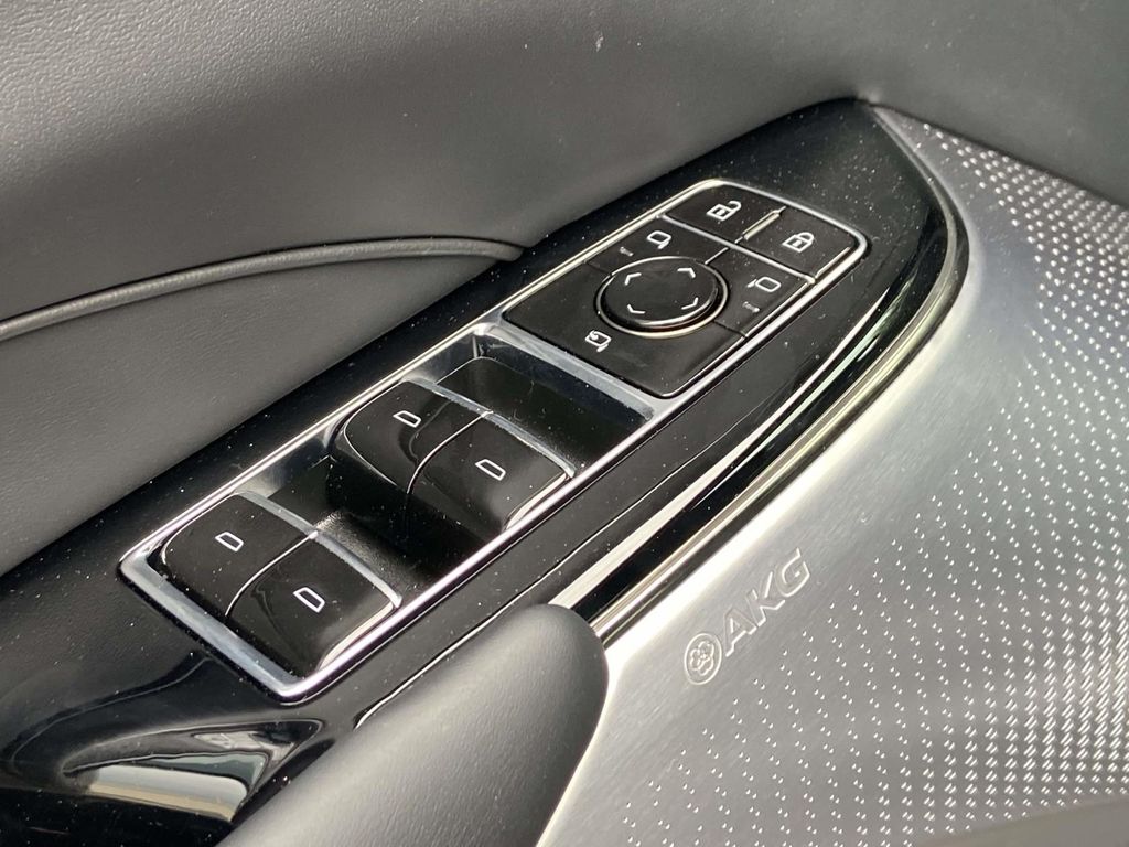 2026 Cadillac LYRIQ V Premium - Photo 17