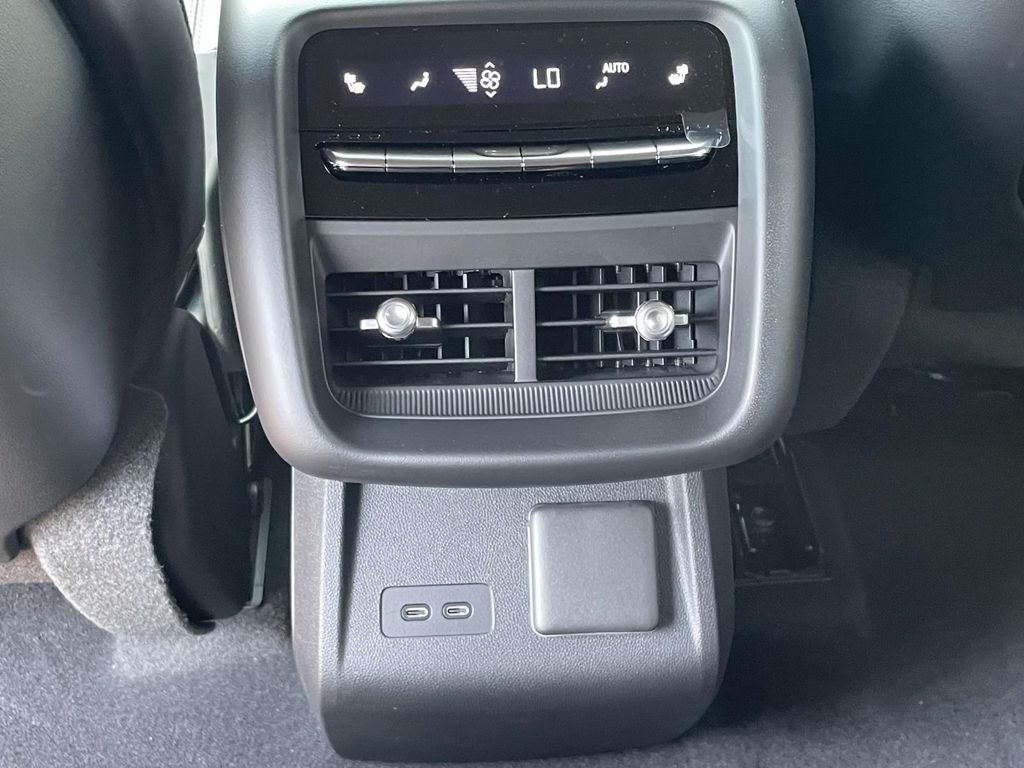 2026 Cadillac LYRIQ V Premium - Photo 14