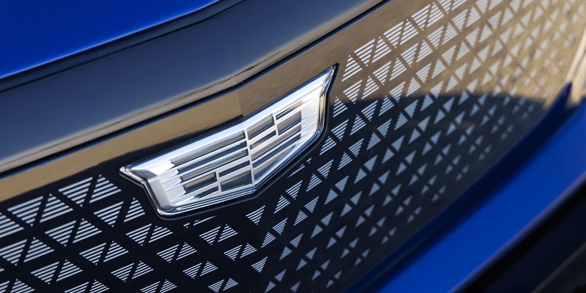 2026 Cadillac VISTIQ front badge