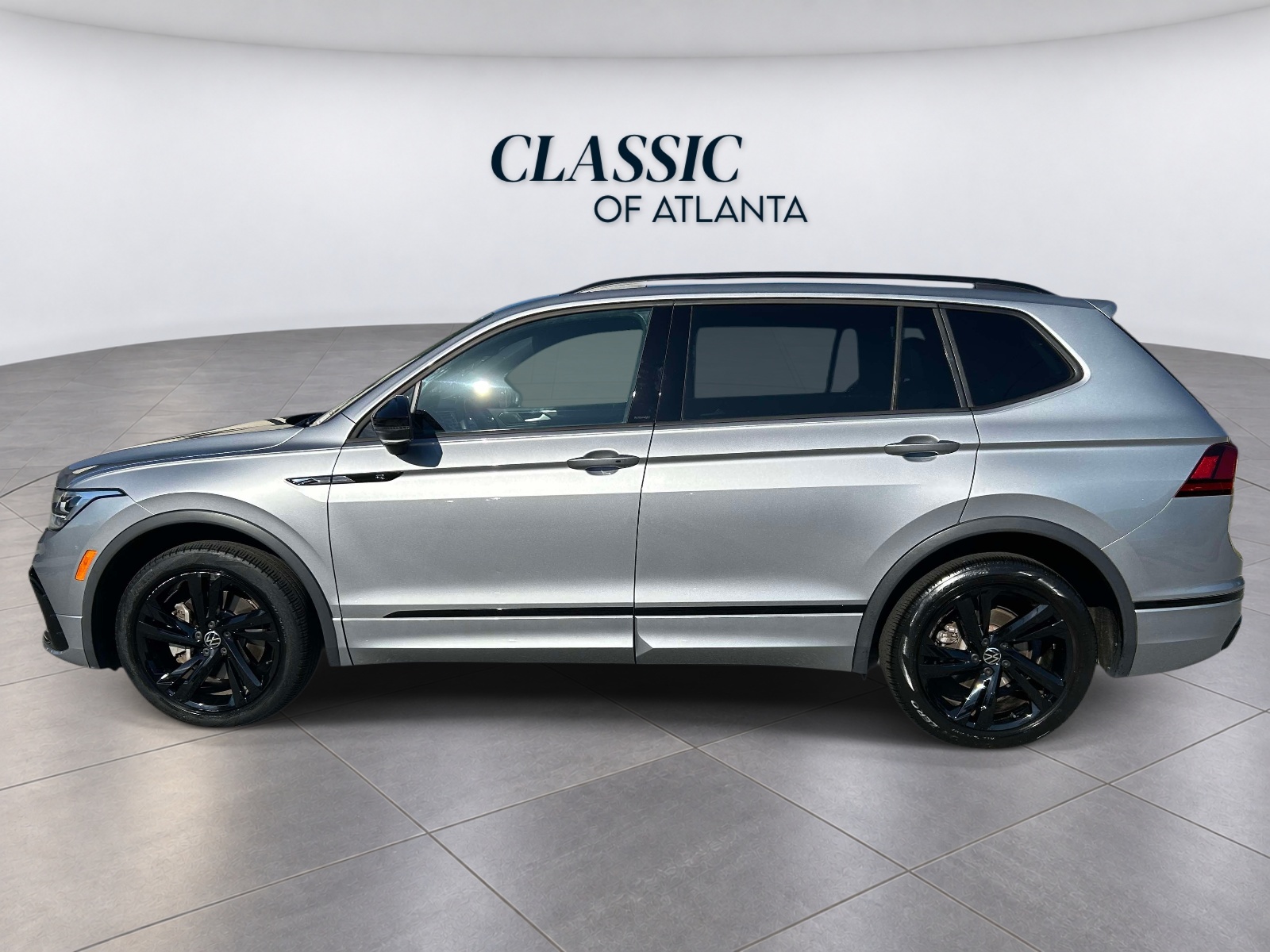 Used 2023 Volkswagen Tiguan SE R-Line Black