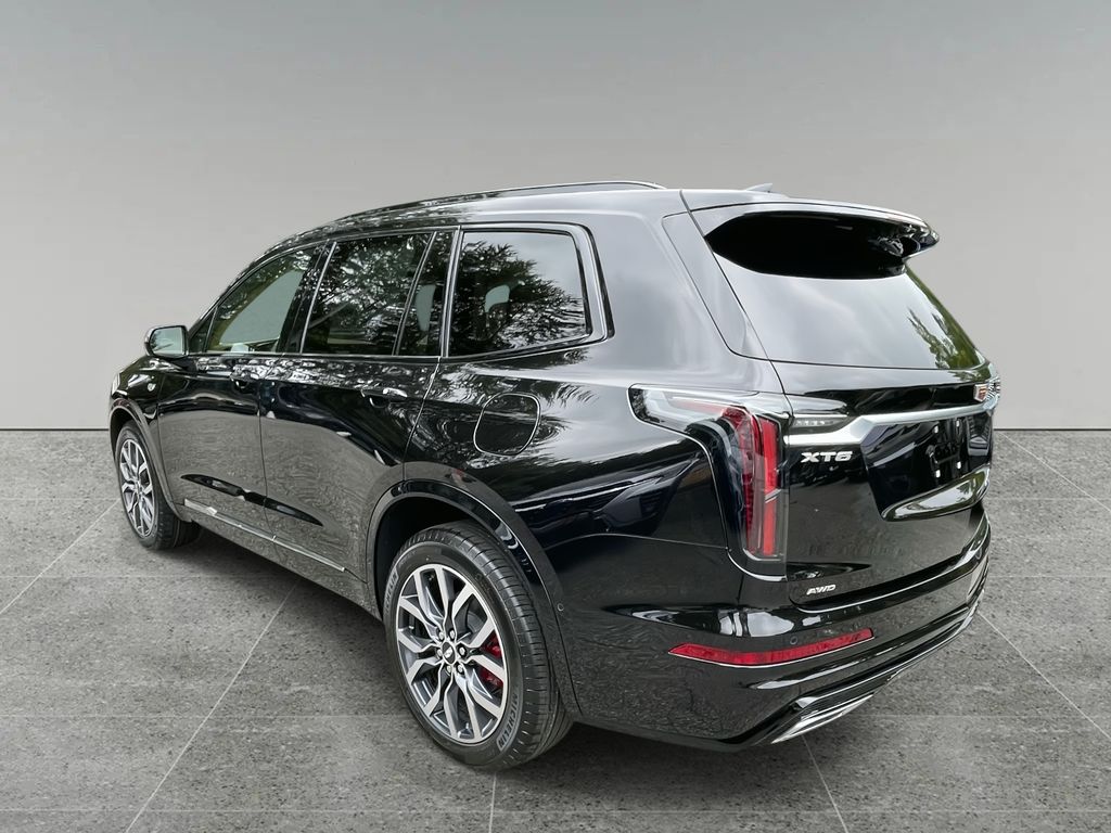 2025 Cadillac XT6 Sport photo 3