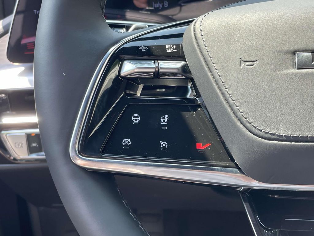 2026 Cadillac LYRIQ V Premium - Photo 25