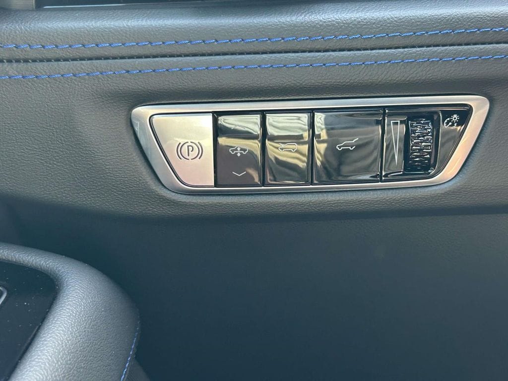2025 Cadillac Escalade IQ Sport 1 - Photo 21