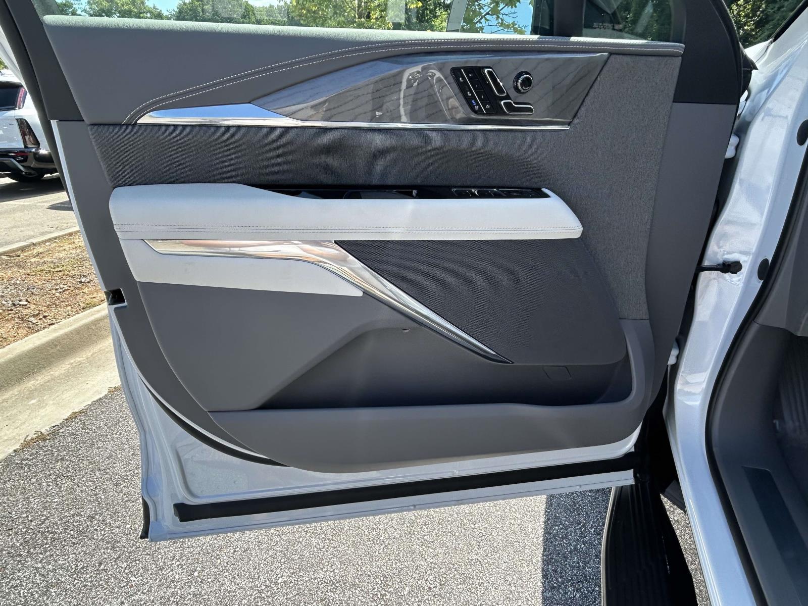 2026 Cadillac Escalade IQL Sport - Photo 16