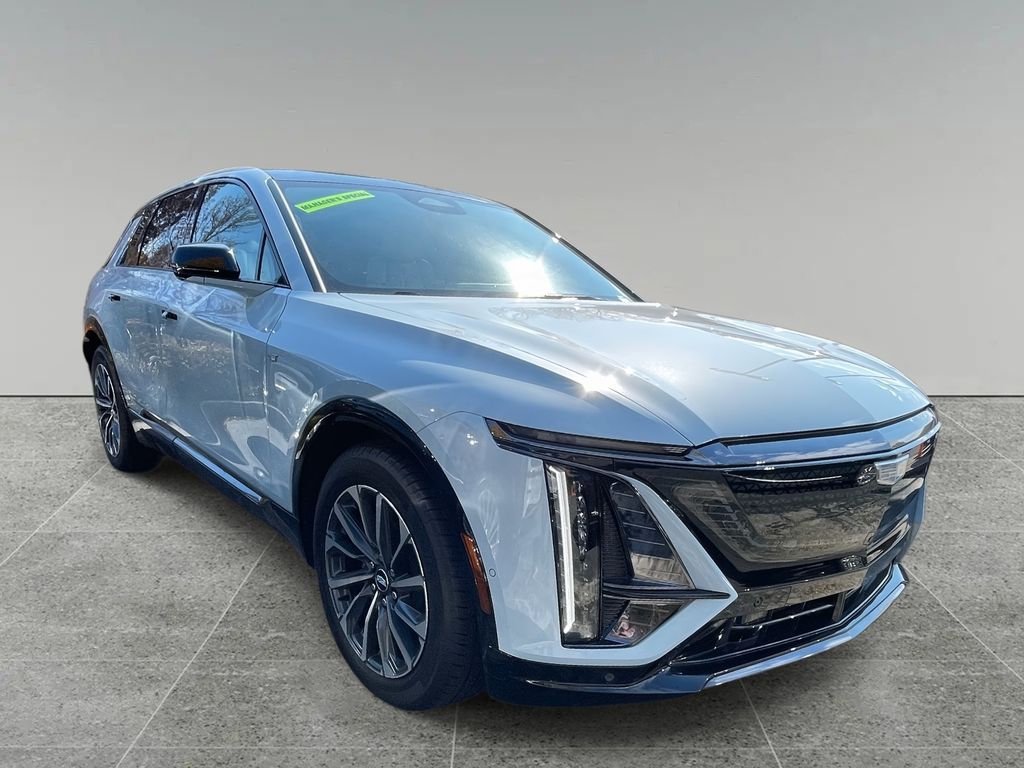 2025 Cadillac Lyriq Sport photo 4
