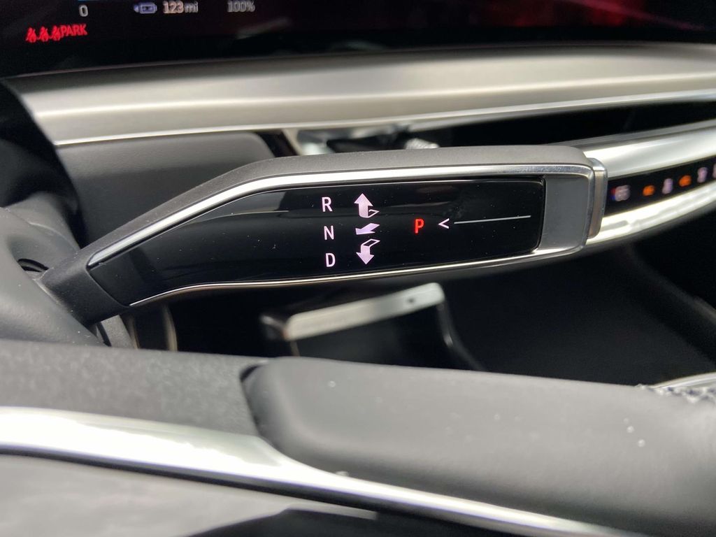 2026 Cadillac LYRIQ V Premium - Photo 27