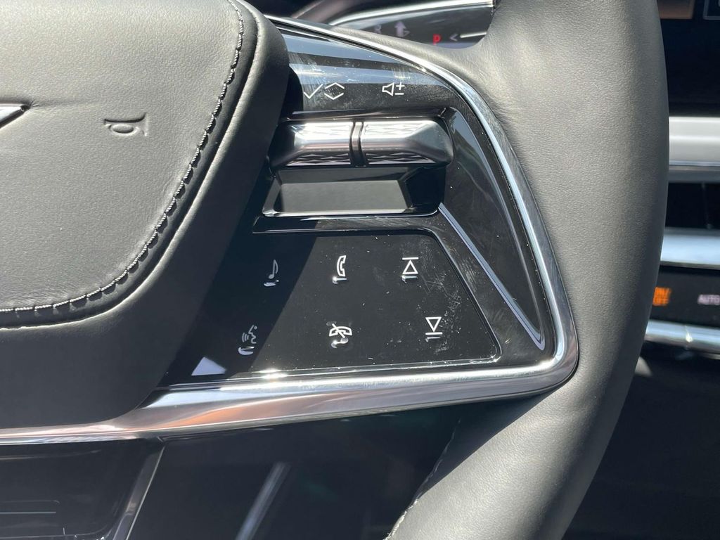 2026 Cadillac LYRIQ V Premium - Photo 26