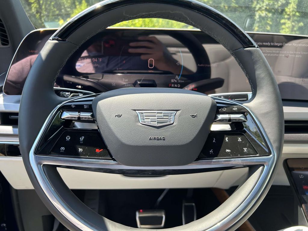 2027 Cadillac VISTIQ Sport - Photo 23