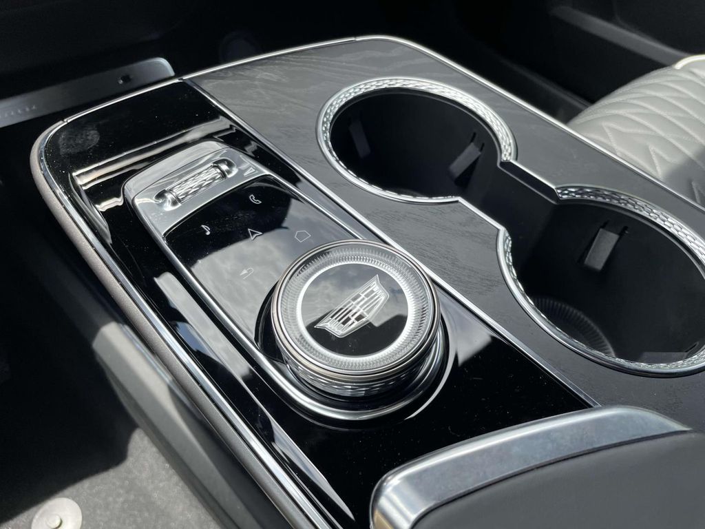 2026 Cadillac LYRIQ V Premium - Photo 26