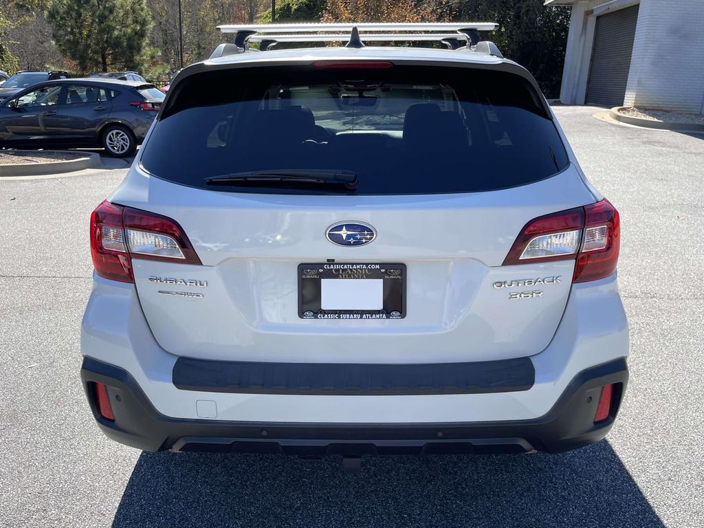 2019 Subaru Outback 3.6R Touring photo 4