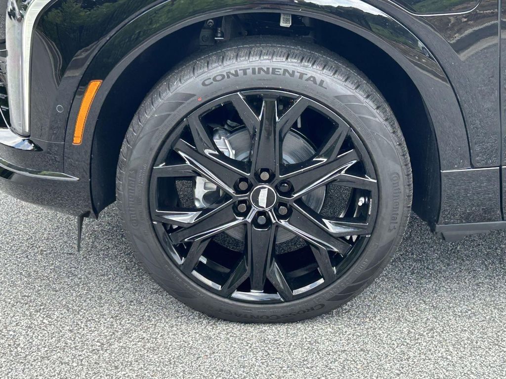 2026 Cadillac OPTIQ Premium Sport - Photo 9