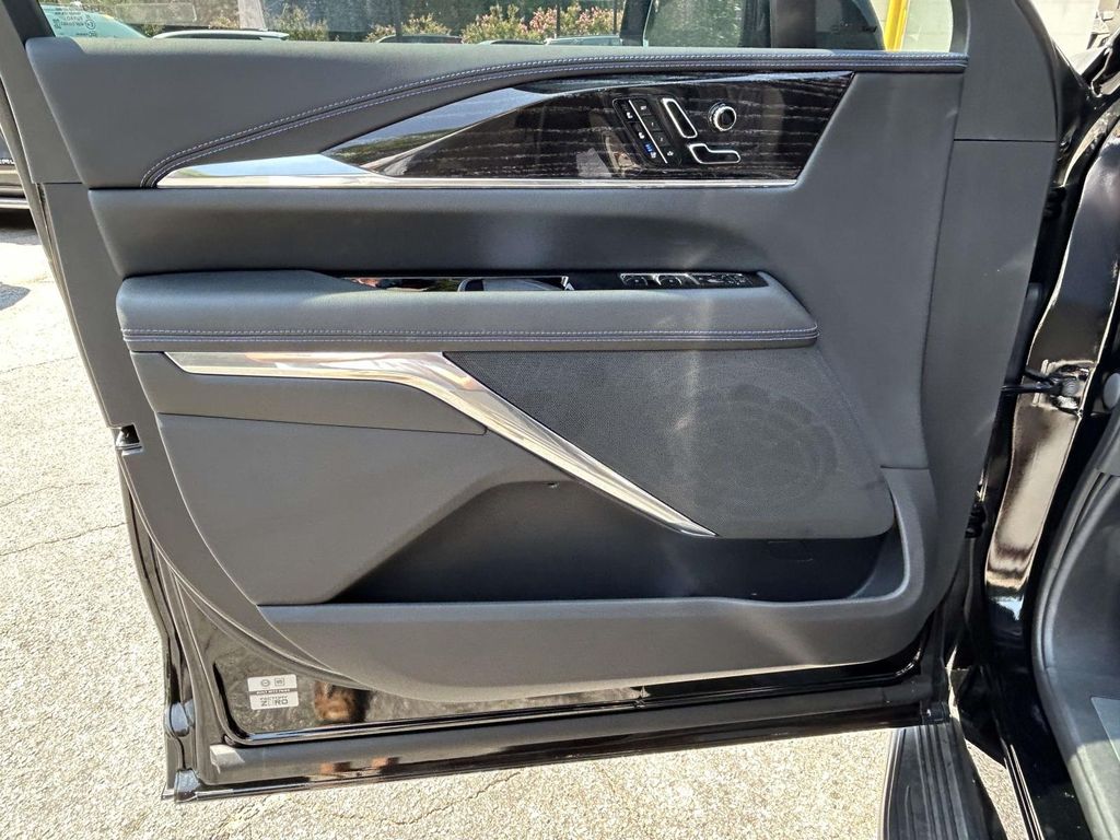2026 Cadillac Escalade IQ Luxury - Photo 16