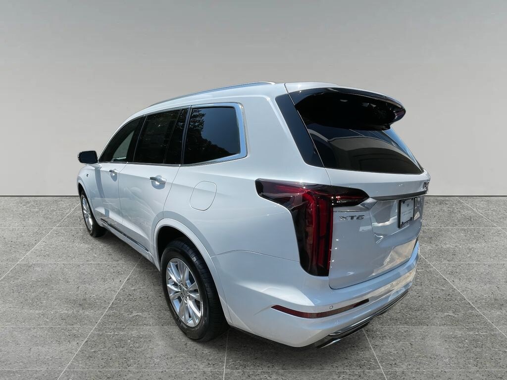 New 2025 CADILLAC XT6 Luxury SUV