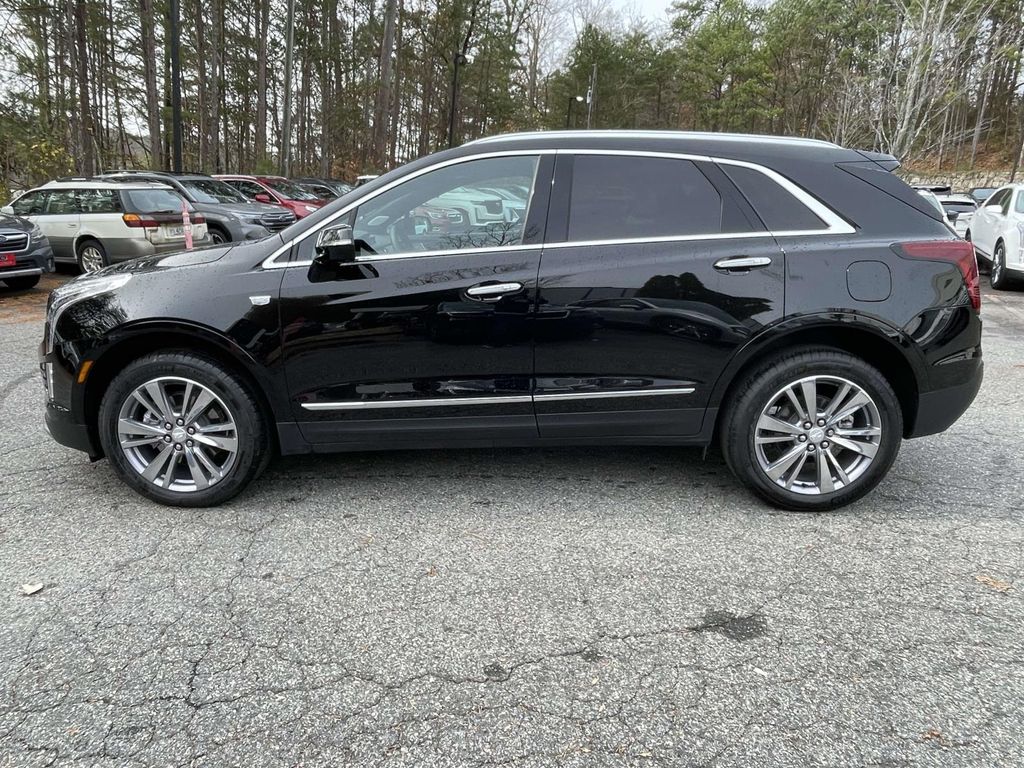 2025 Cadillac XT5 Premium Luxury photo 2