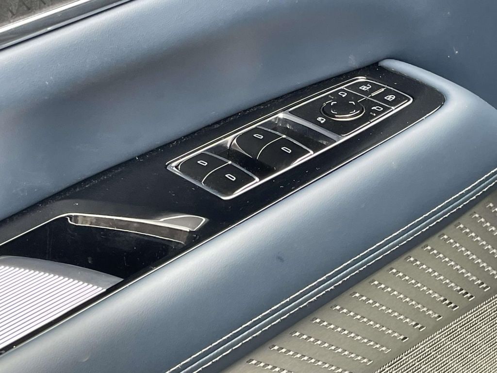 2025 Cadillac Escalade IQ Luxury 2 - Photo 19