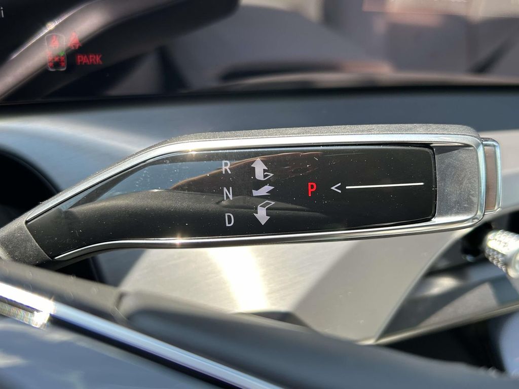 2027 Cadillac VISTIQ Sport - Photo 26