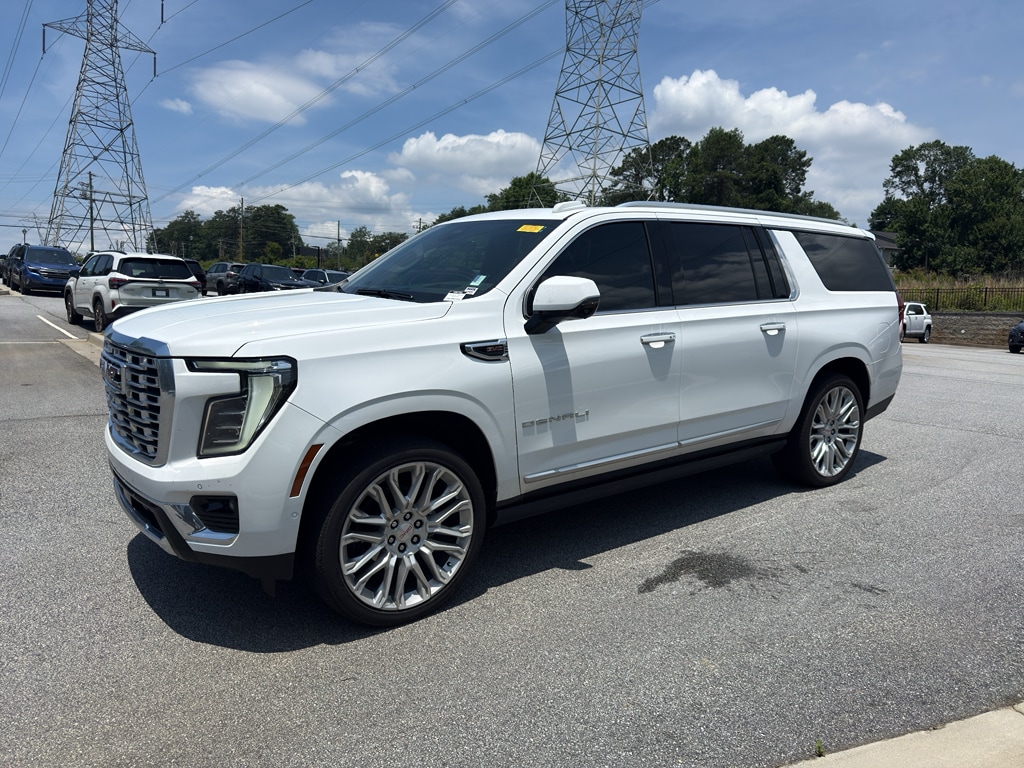 2025 GMC Yukon Denali AWD's photo