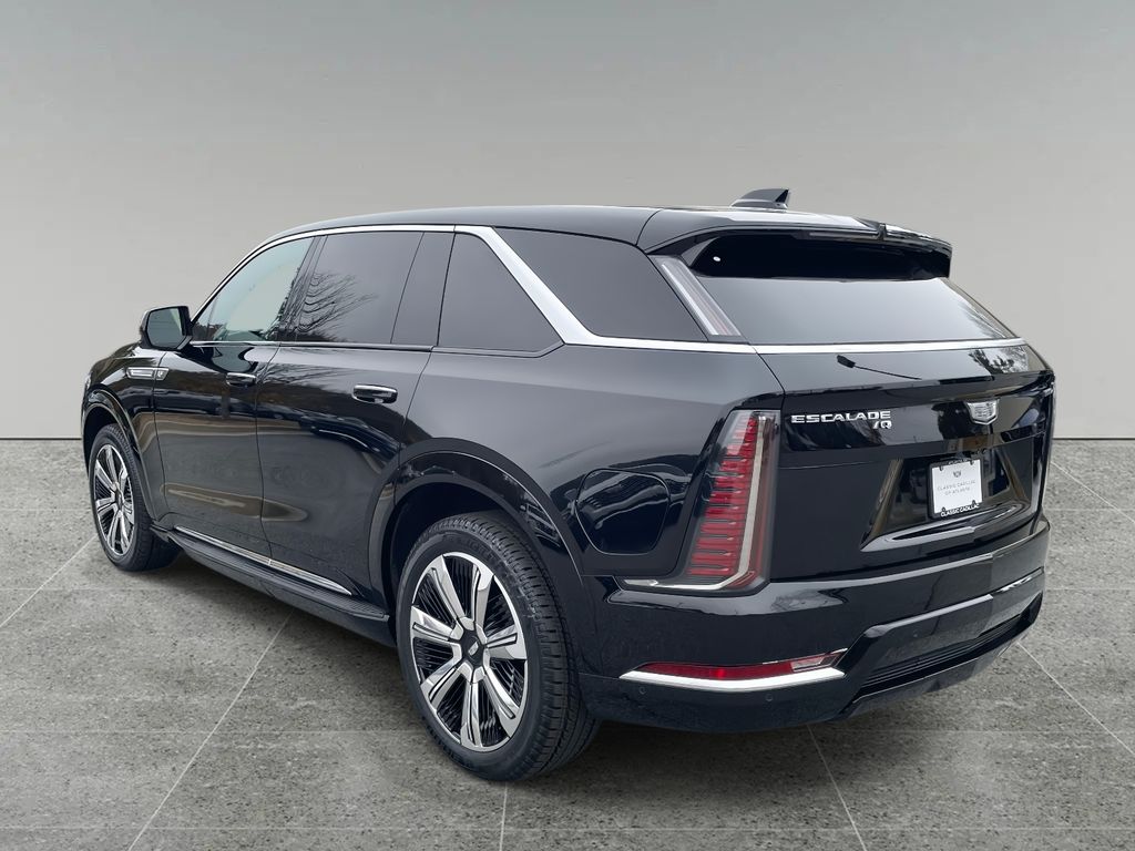 2025 Cadillac Escalade IQ Luxury photo 3