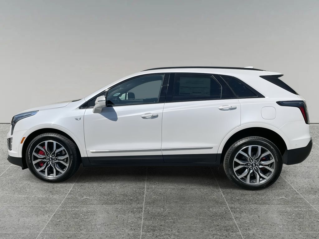 2025 Cadillac XT5 Sport photo 2