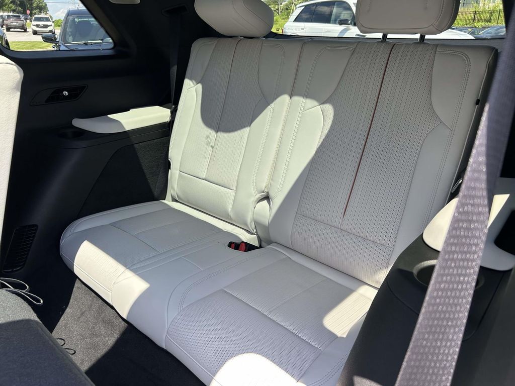 2027 Cadillac VISTIQ Sport - Photo 12