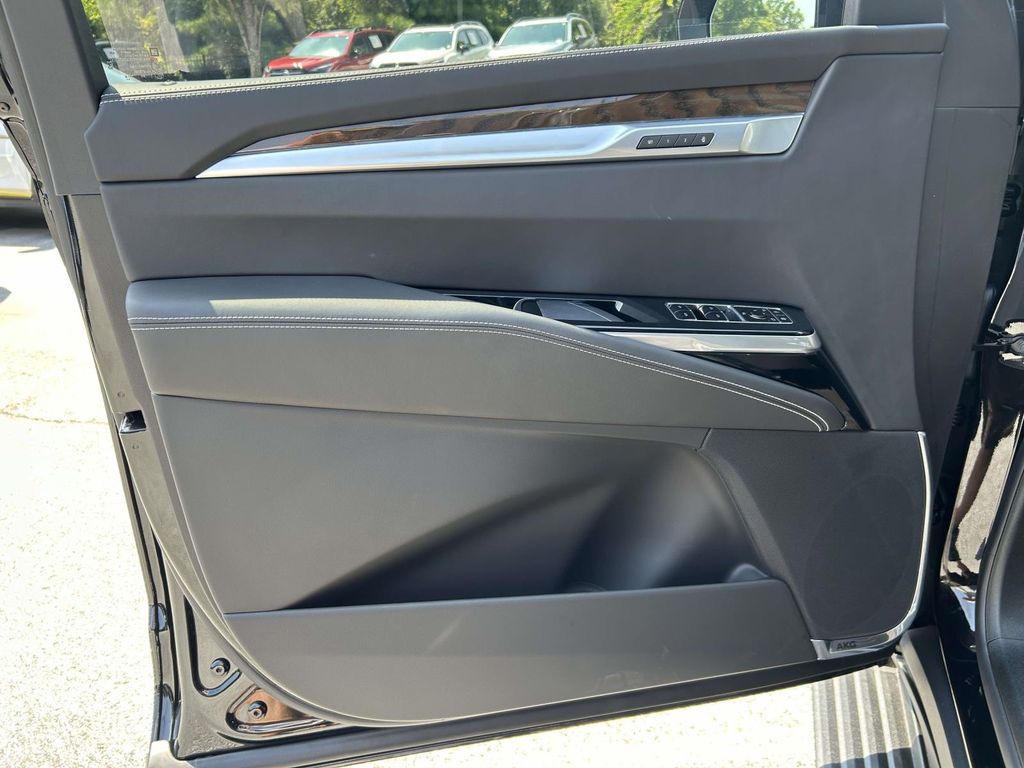 2026 Cadillac Escalade Platinum Sport - Photo 17