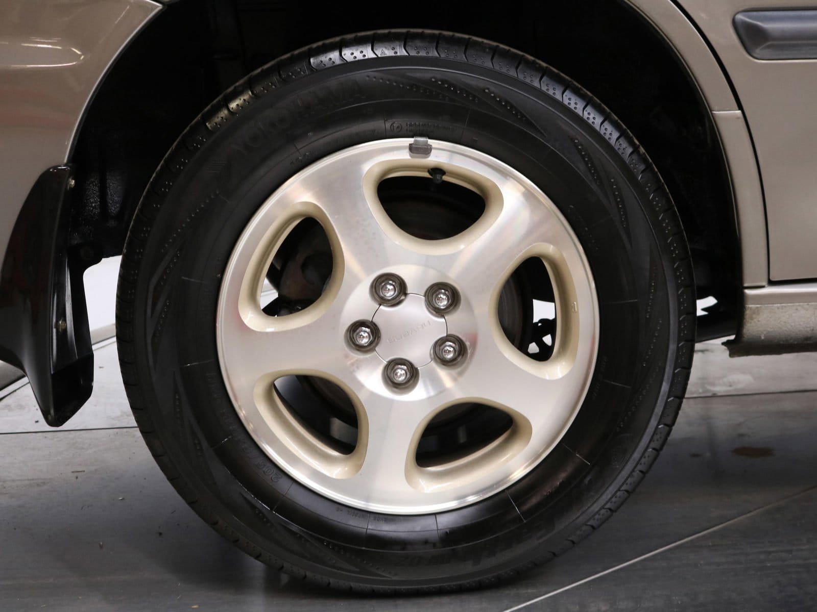 1996 Subaru Legacy 34