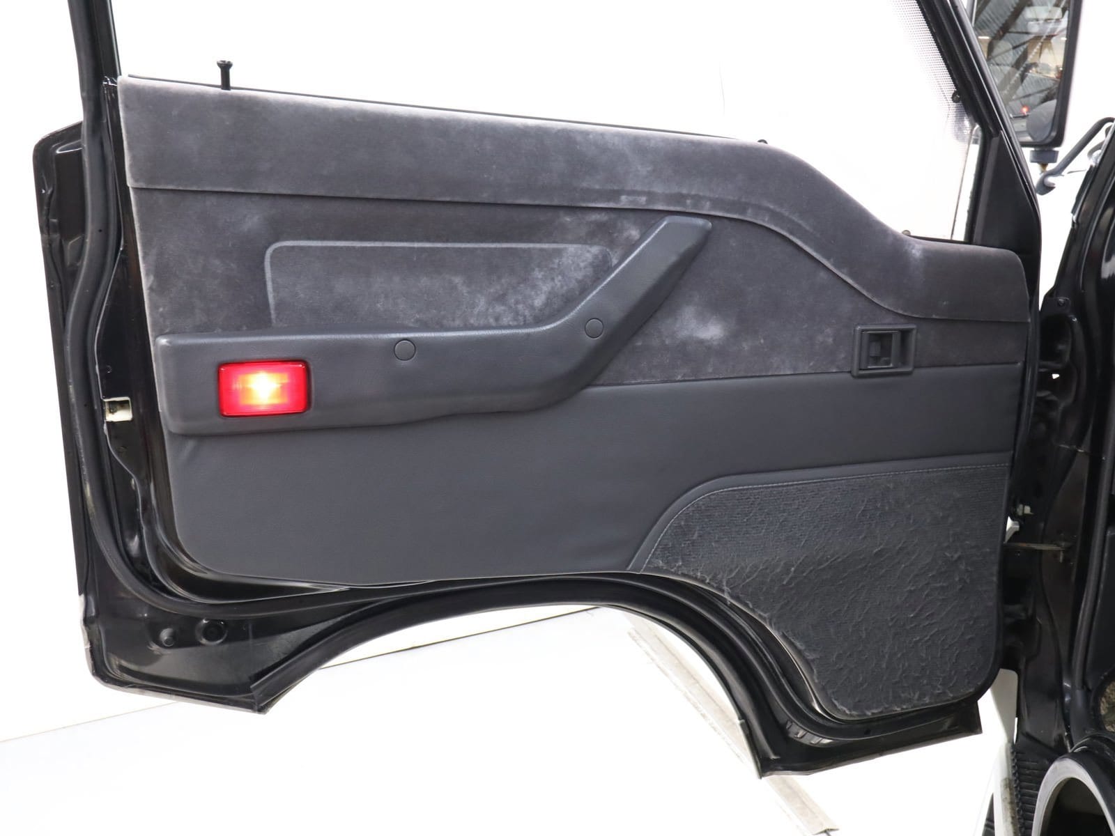1994 Mitsubishi Delica 23