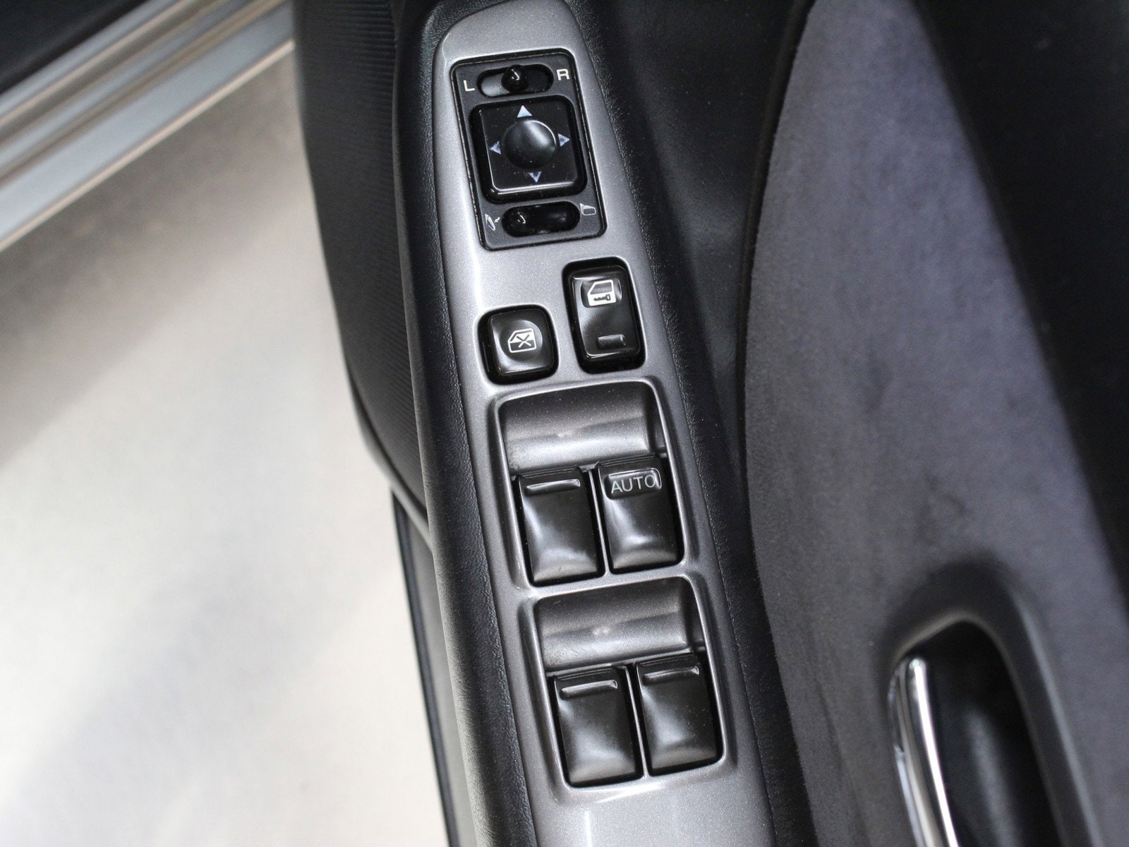 1997 Nissan Stagea 24