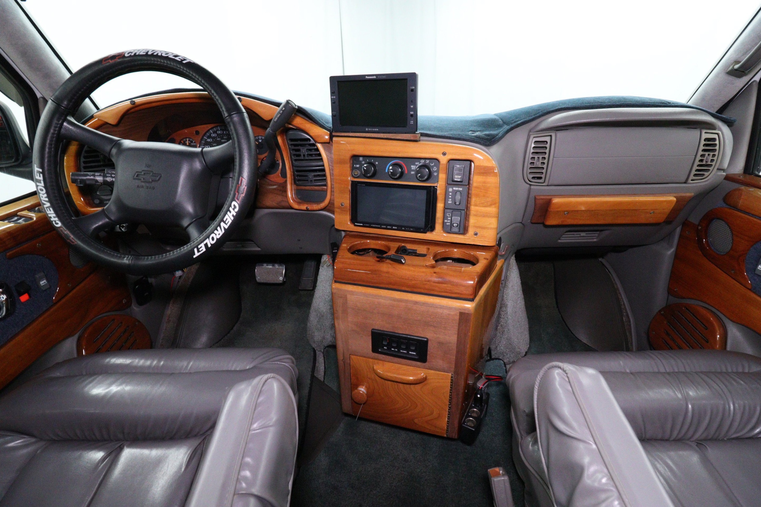 2001 Chevrolet Astro Cargo Van 63