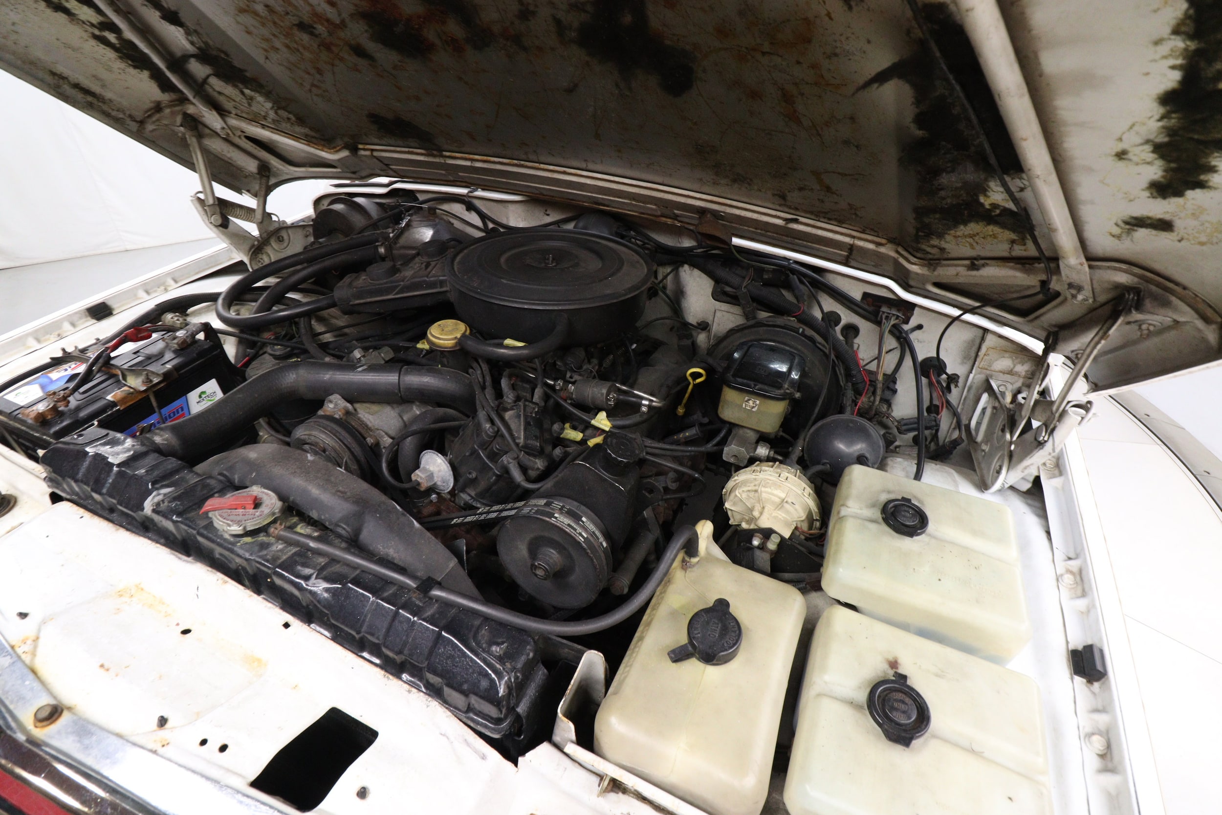 1997 Jeep Grand Wagoneer 26