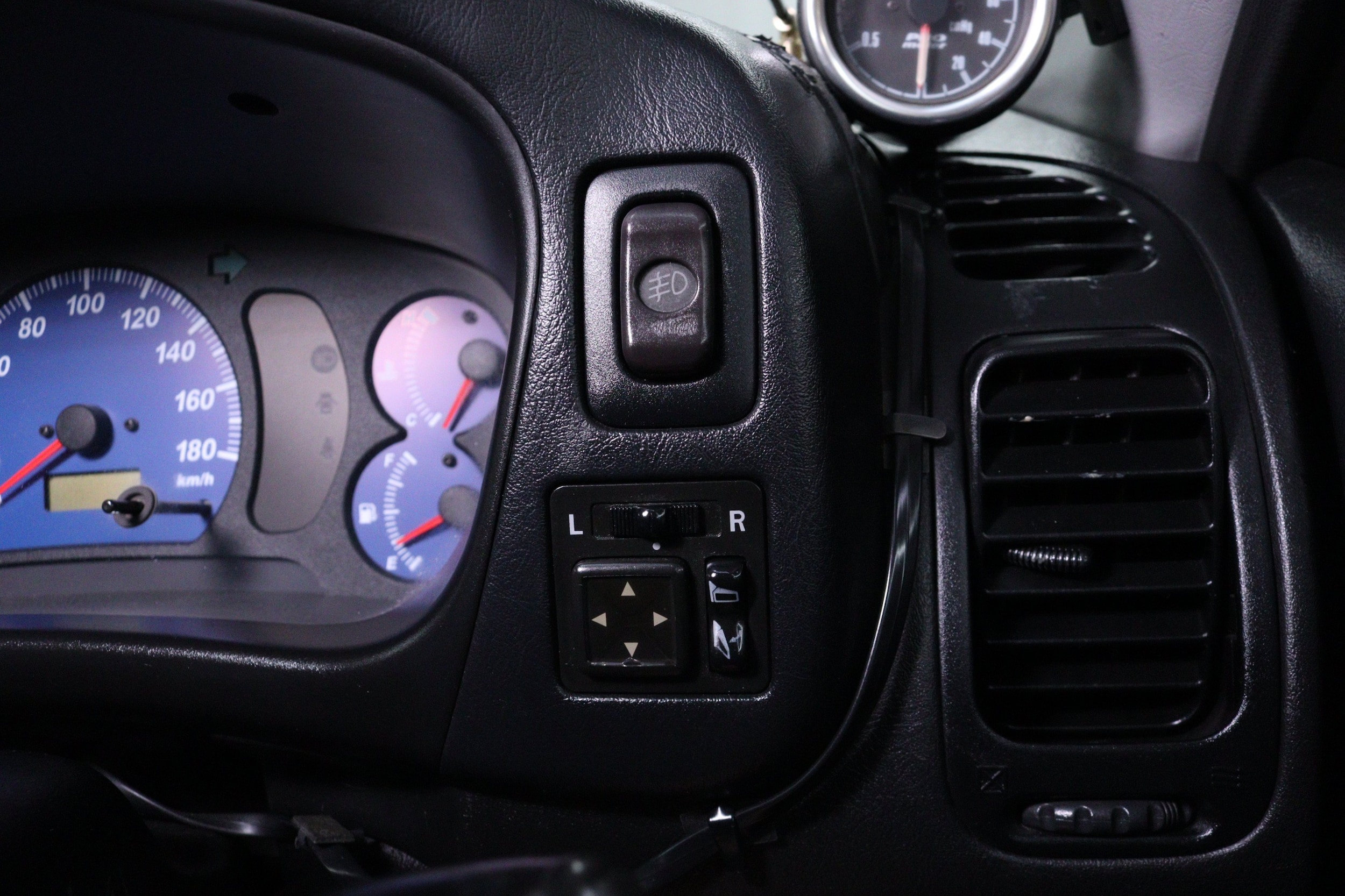 1999 Mitsubishi Lancer 58