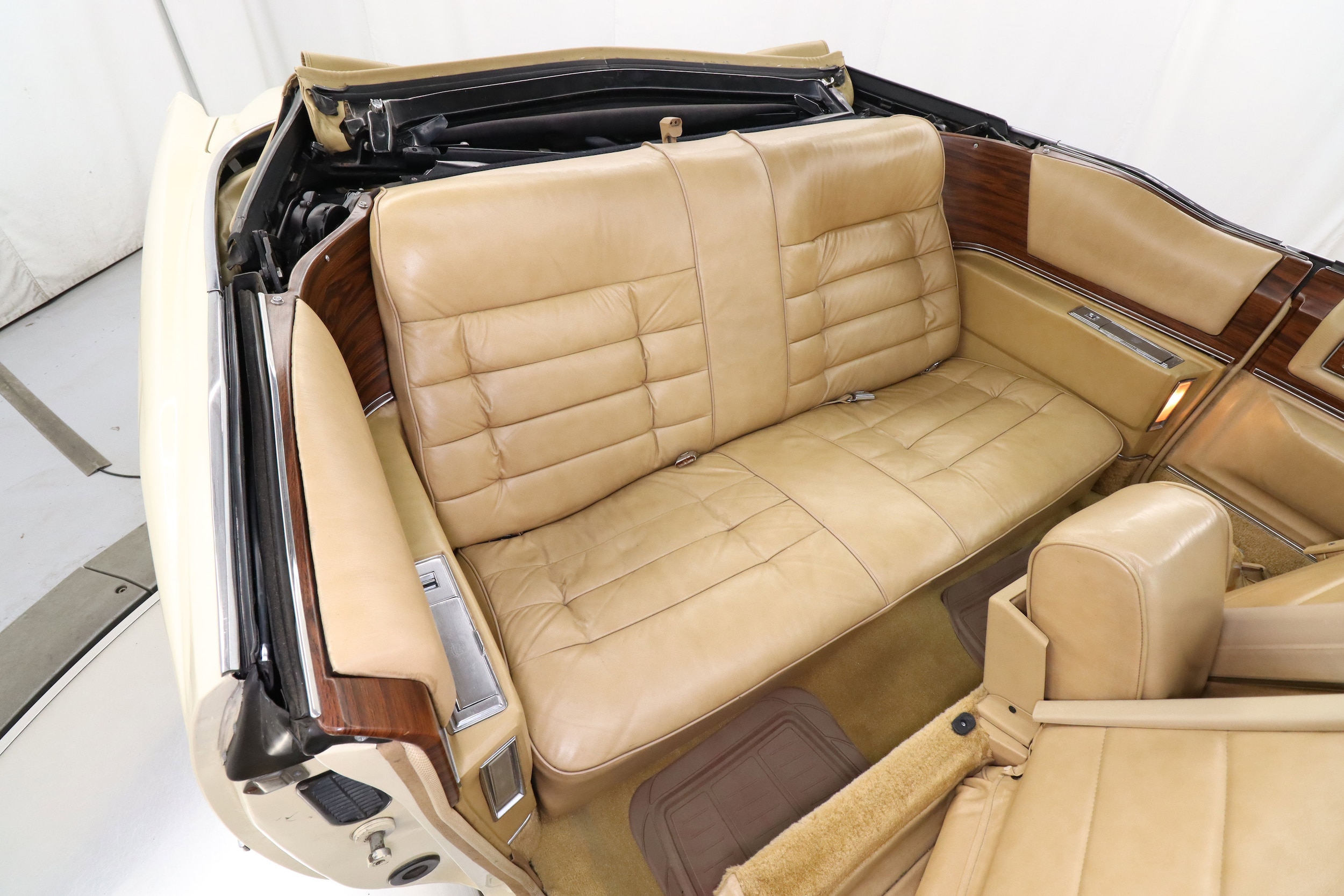 1976 Cadillac Eldorado 32