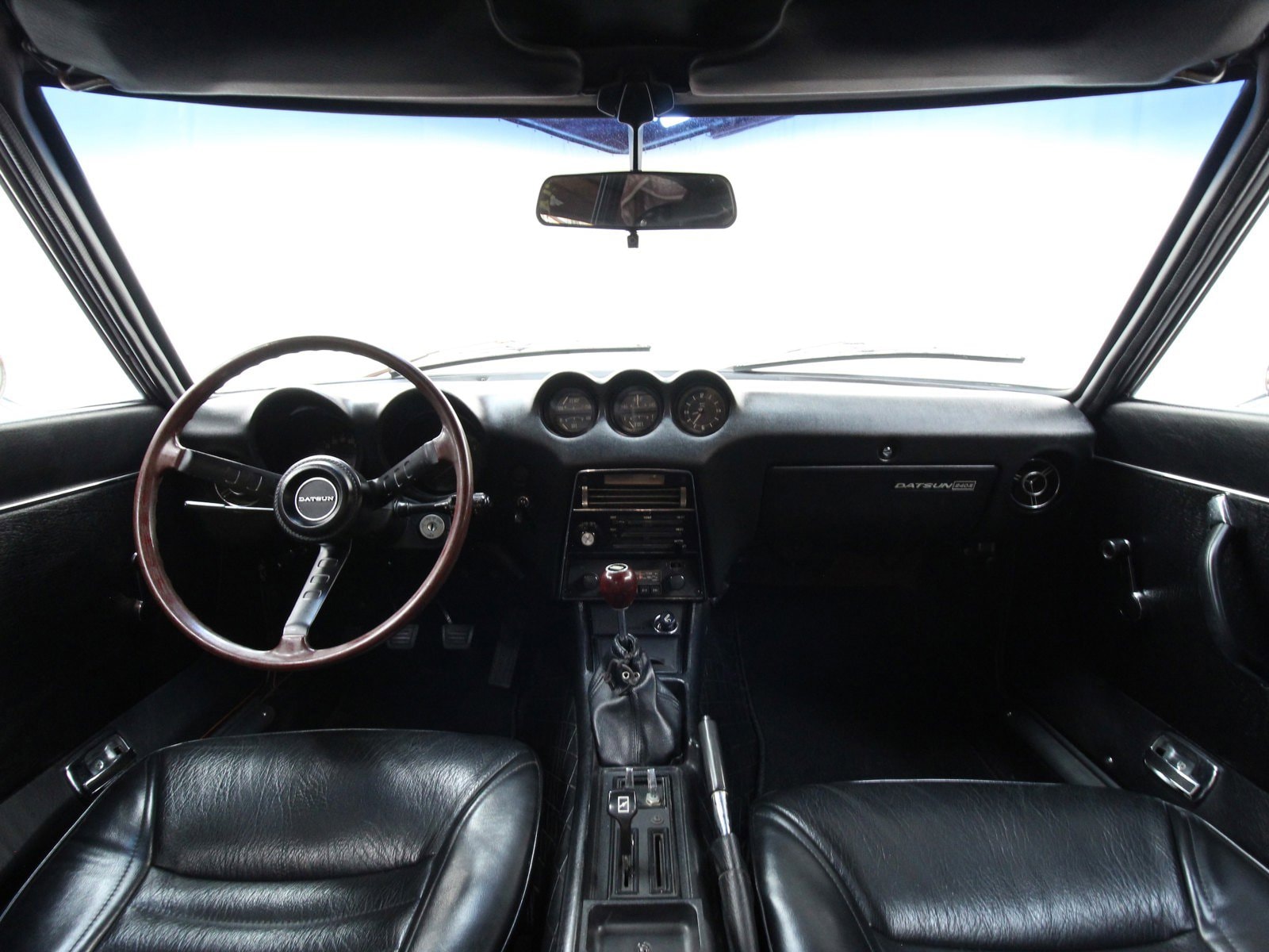 1970 Datsun 240Z 38