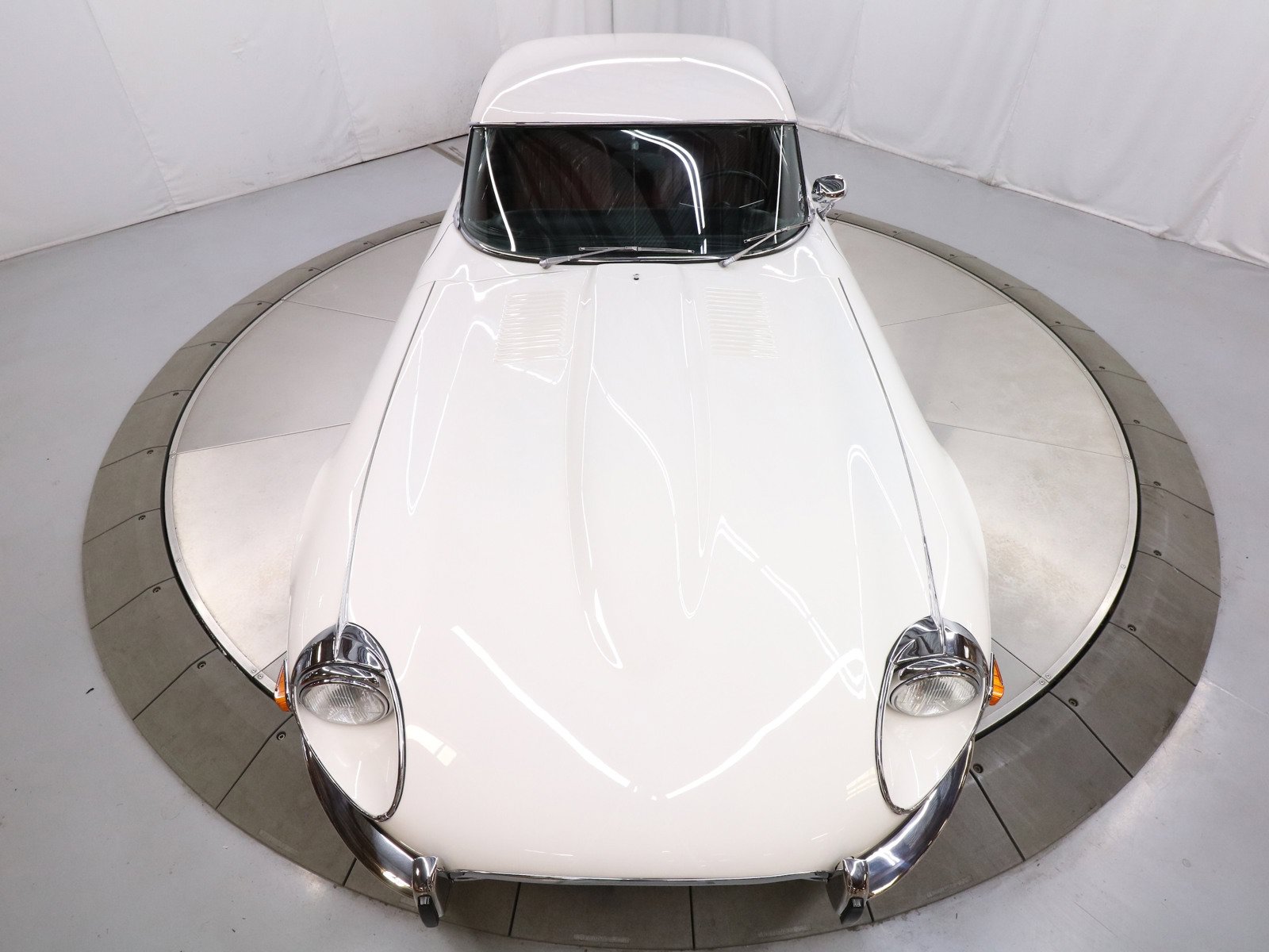 1974 Jaguar E-Type 121