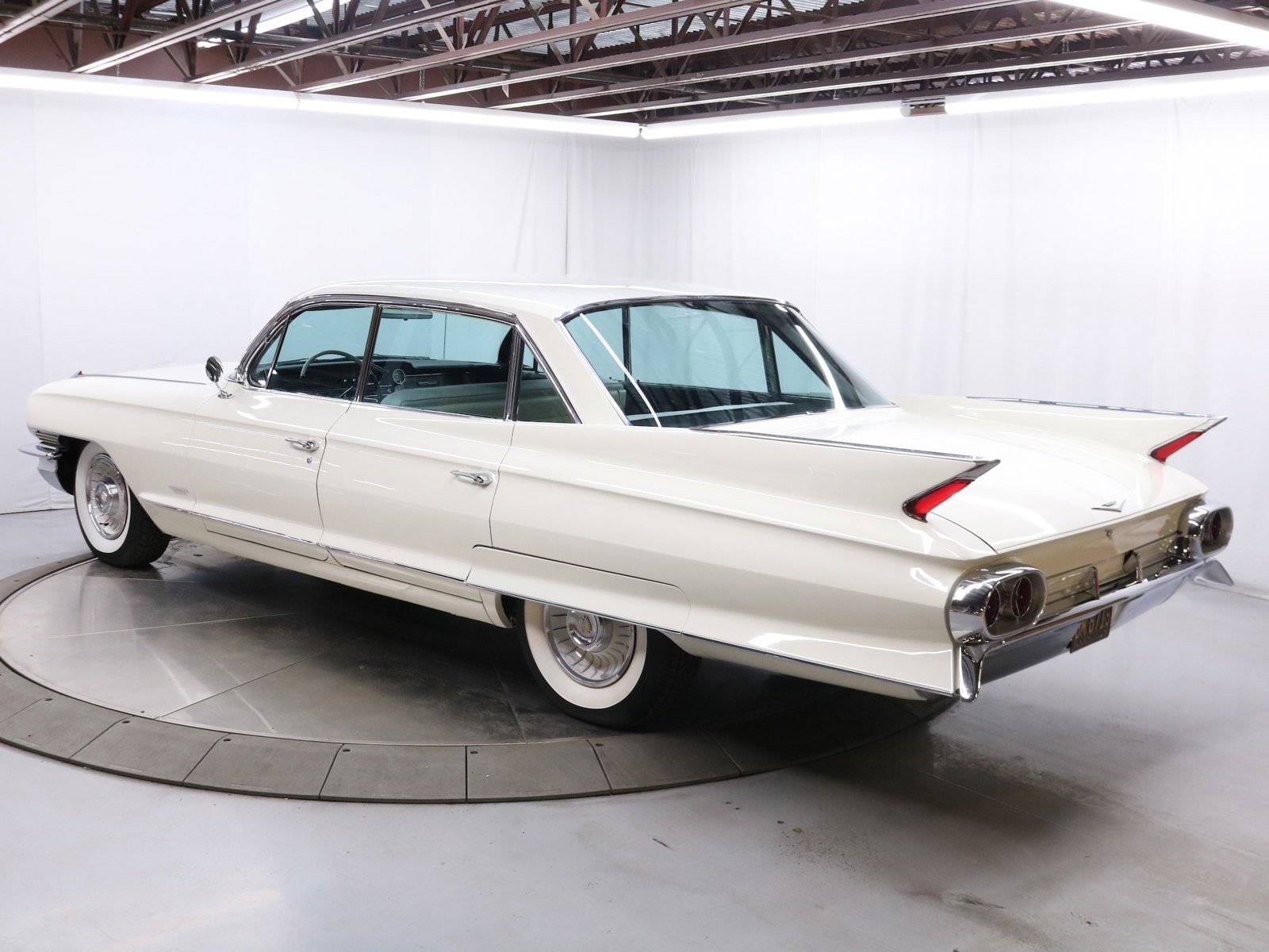 1961 Cadillac Deville 4