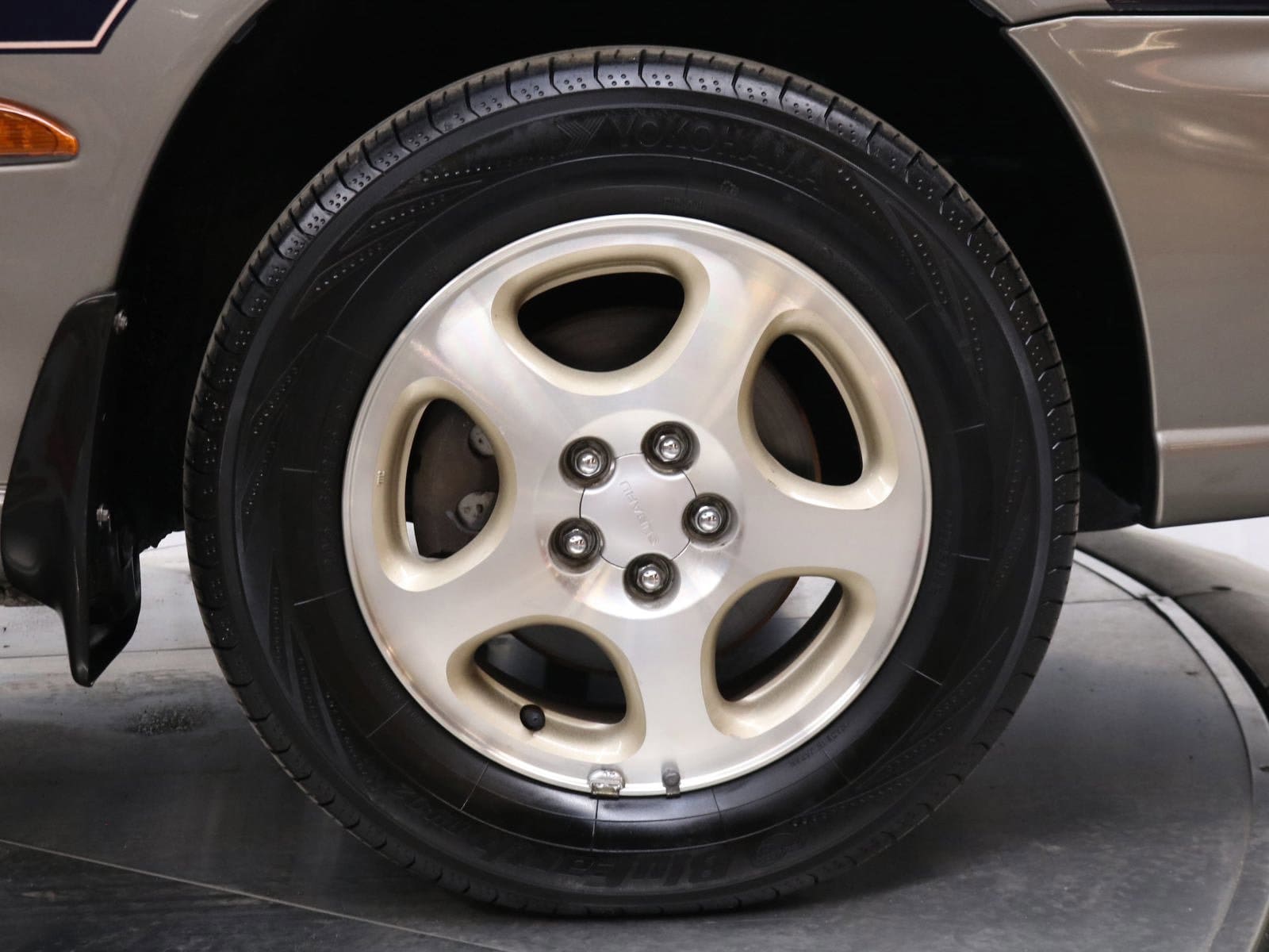 1996 Subaru Legacy 32