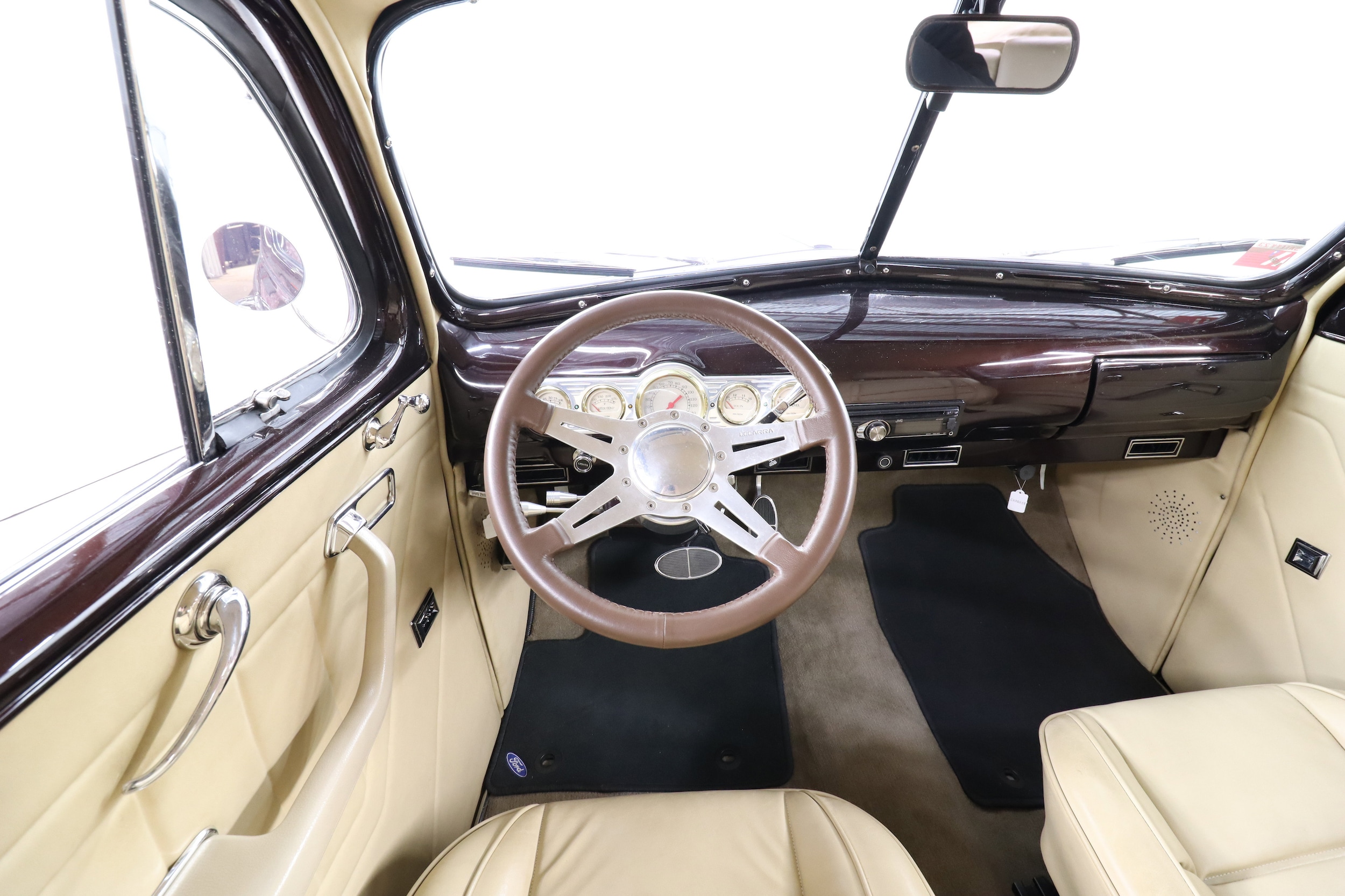1946 Ford Super Deluxe 13