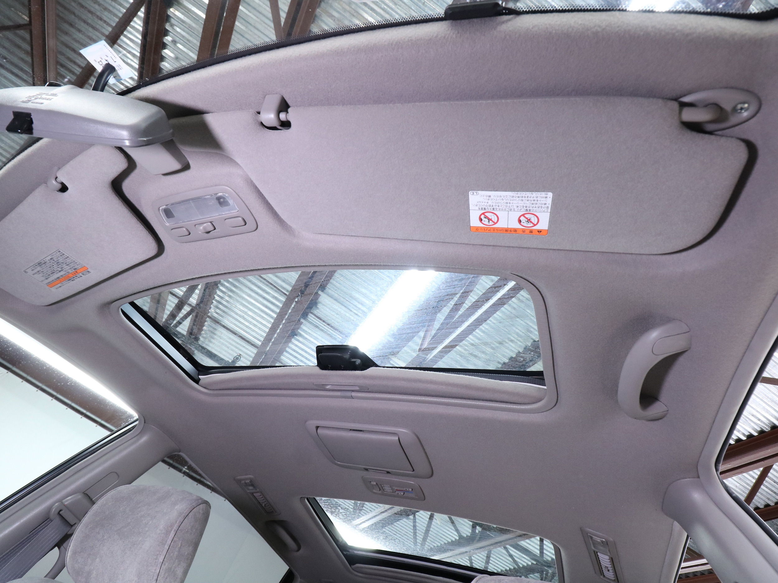 2000 Toyota Estima 52